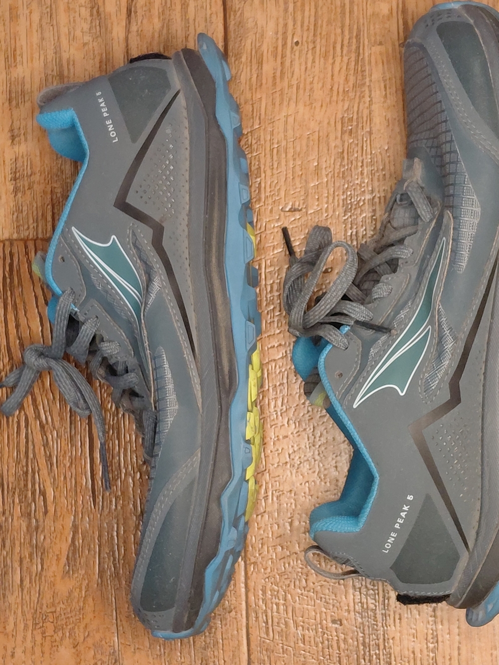 Altra 9.5 Men's Trail Shoes in Gray with Teal Accents Loan Peak 5, Wide Toe Box